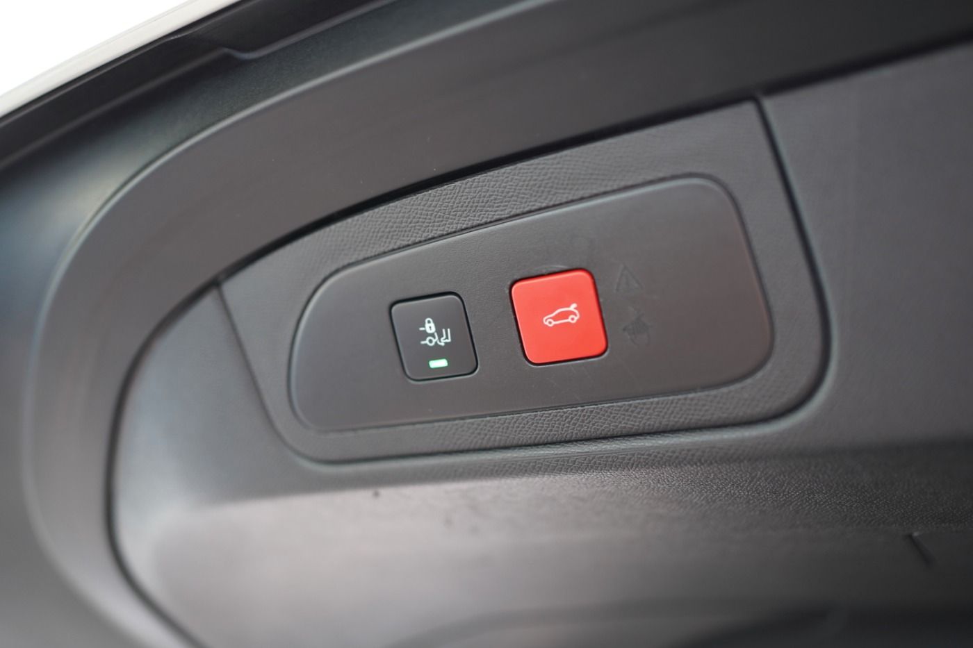 Fahrzeugabbildung DS Automobiles DS7 Crossback E-Tense 225 Performance Line+