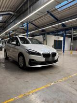 BMW F46 218d von 2020 Active Tourer X Drive - BMW 218 mit Diesel-Antrieb: Geländewagen, Automatik