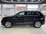 Volkswagen Tiguan Eleg 4Motion*NAVI*XENON*LED*AHK* - Volkswagen Tiguan mit Diesel-Antrieb