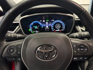 Toyota Corolla Cross AT*AHK*Navi*LED*8 fach bereift