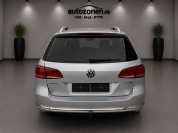 Volkswagen Passat - 4