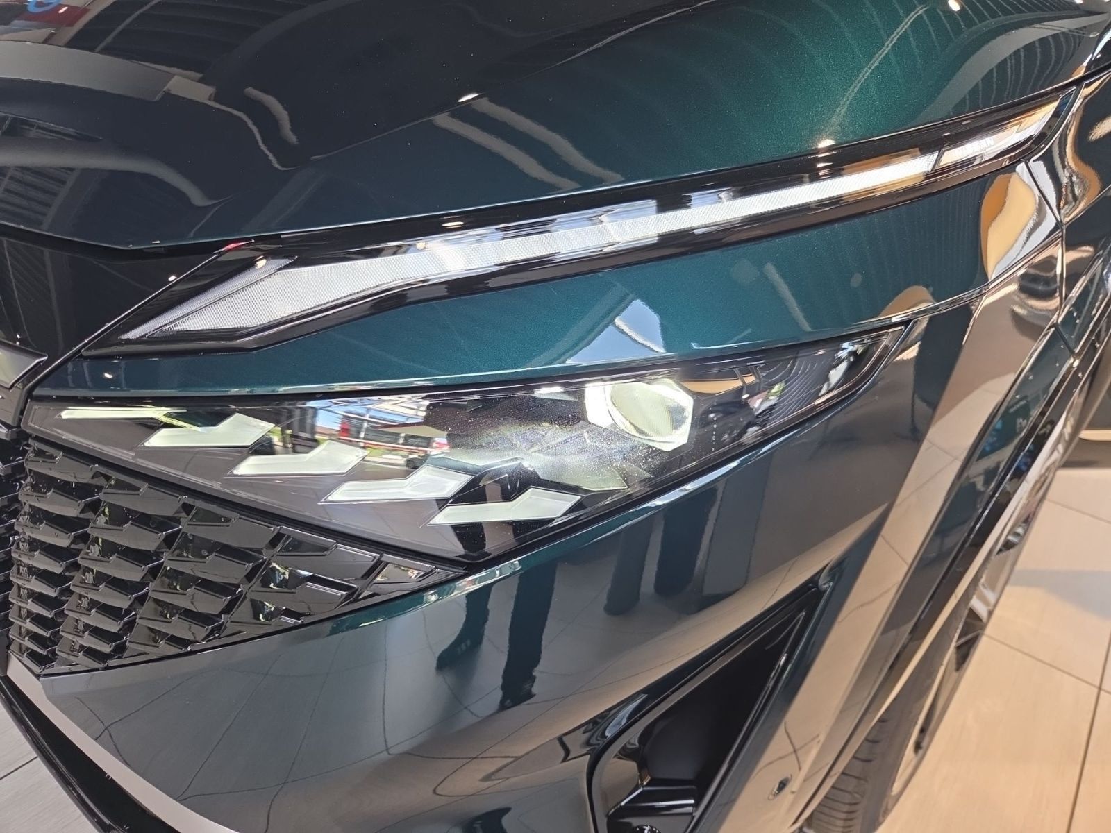Fahrzeugabbildung Nissan Qashqai 1.5 VC-T Tekna e-Power 205 PS Autoom. *P