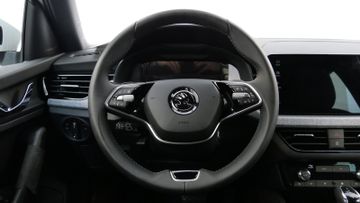Skoda Kamiq Selection 1,5 TSI DSG PANO PDC KAM SHZ