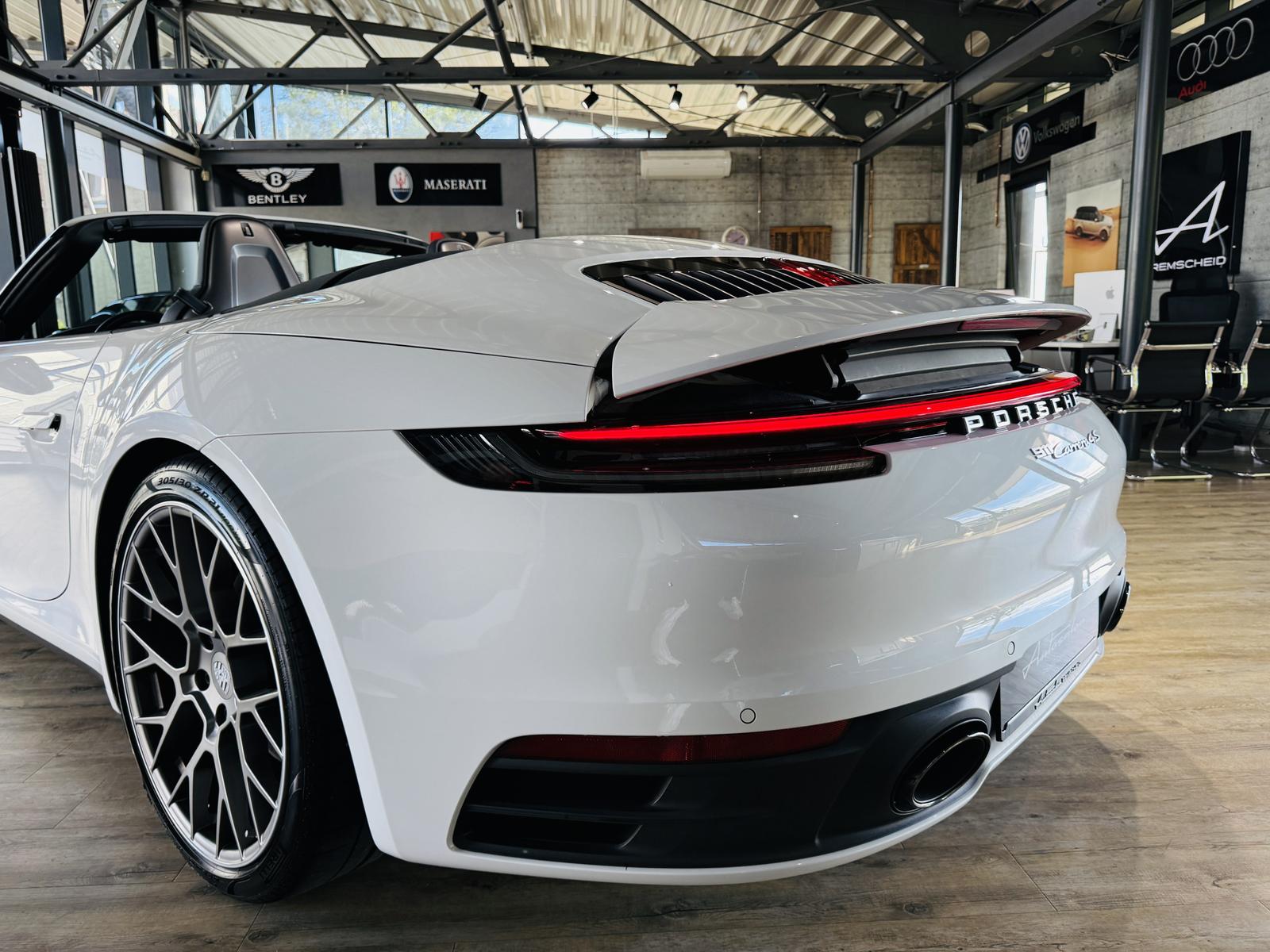 Porsche 992 Carrera 4S Cabriolet PDK*CHRONO*