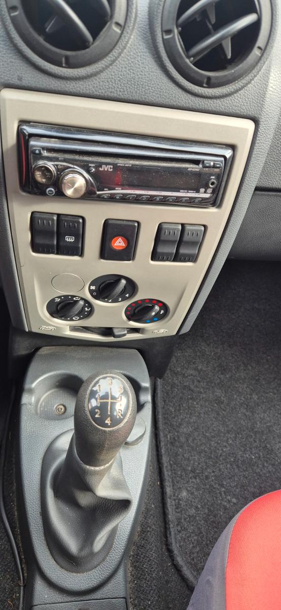 Dacia Logan 2010 — photo 5