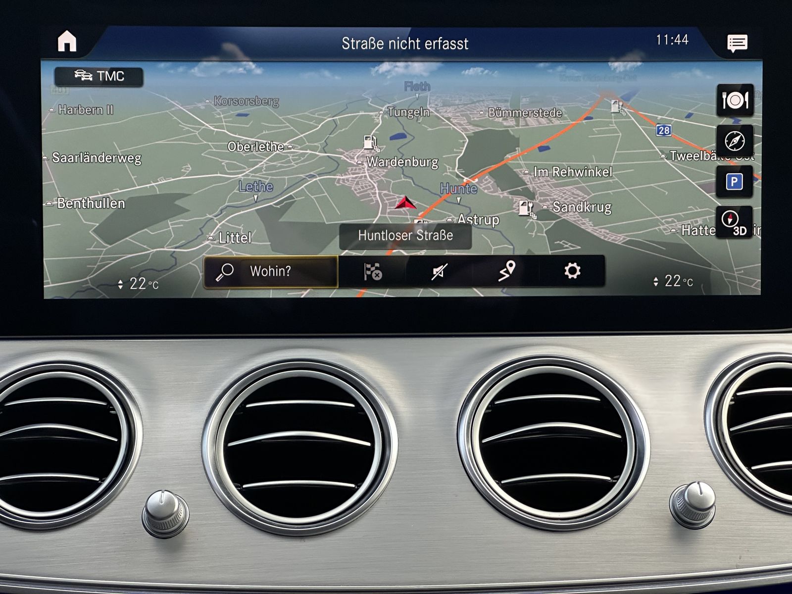 Fahrzeugabbildung Mercedes-Benz E 300de T Avantgarde NAV+LED+PANORAMA+HUD+AHK