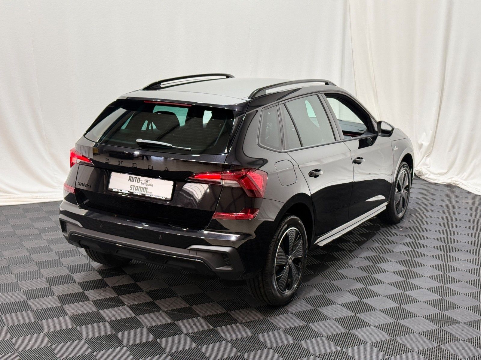 Fahrzeugabbildung SKODA Kamiq Monte Carlo / DSG / Matrix / Navi / AHK