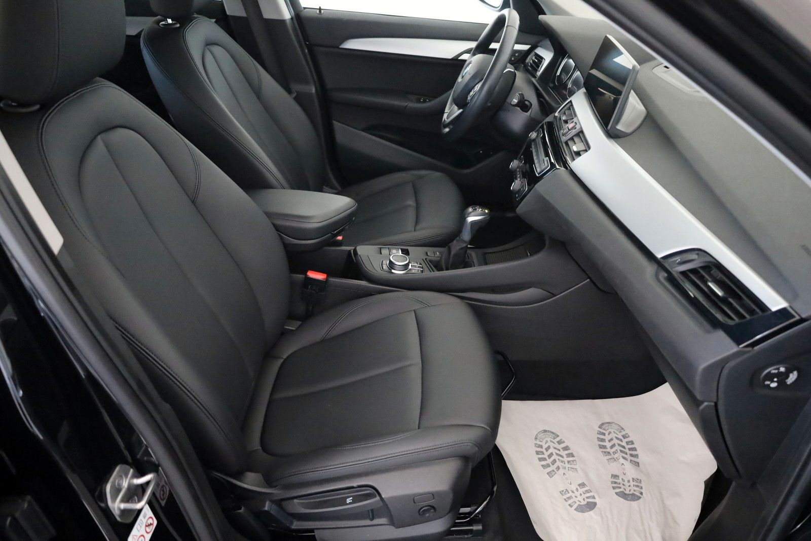 Fahrzeugabbildung BMW X1 xDrive 25e Advantage Leder,Navi,LED,Kamera,SH