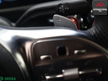 Mercedes CLA 220 Shooting Brake - 12