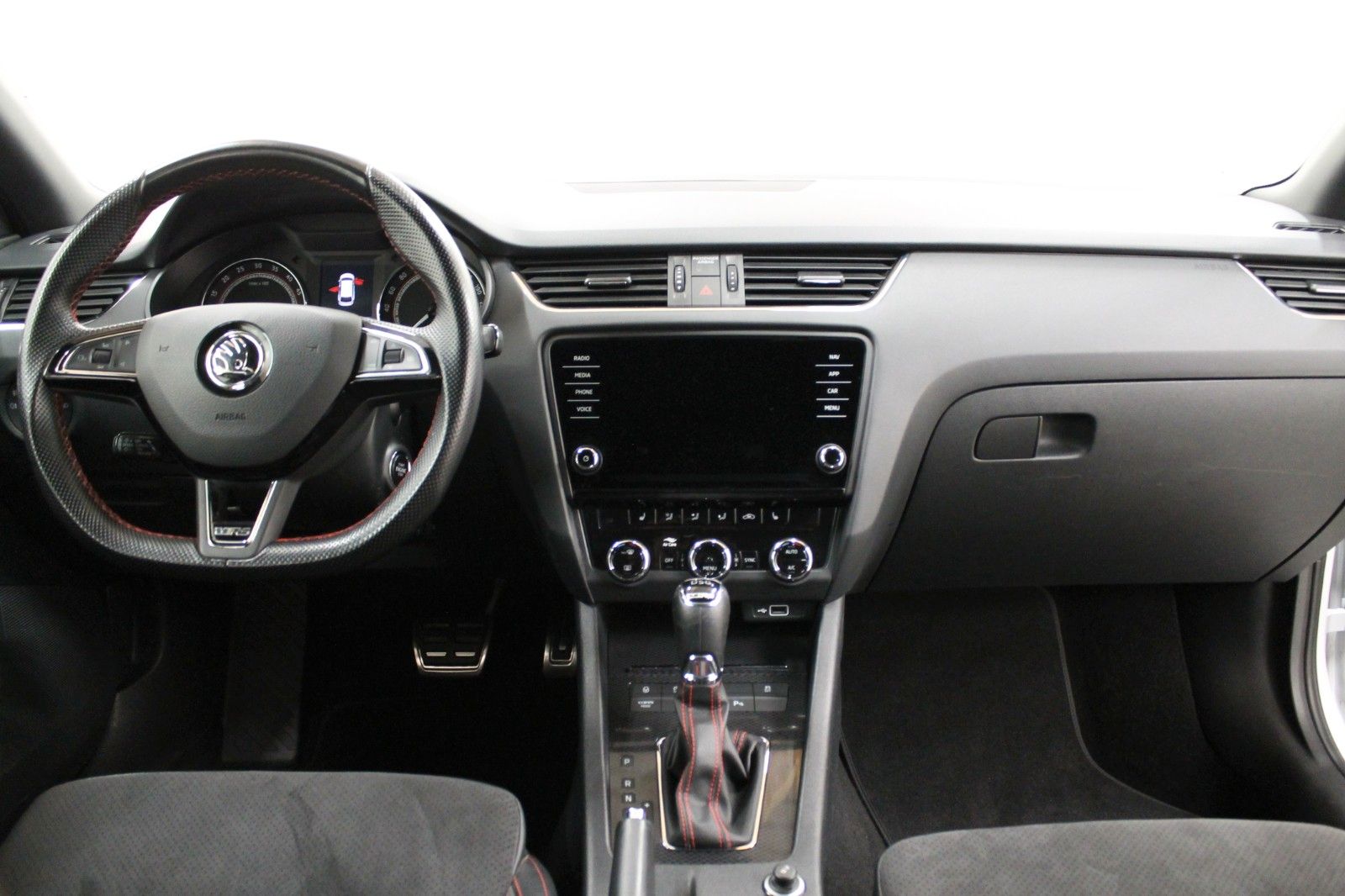 Fahrzeugabbildung SKODA Octavia Combi RS 2.0 TDI 135 kW 4x4 7-Gang DSG