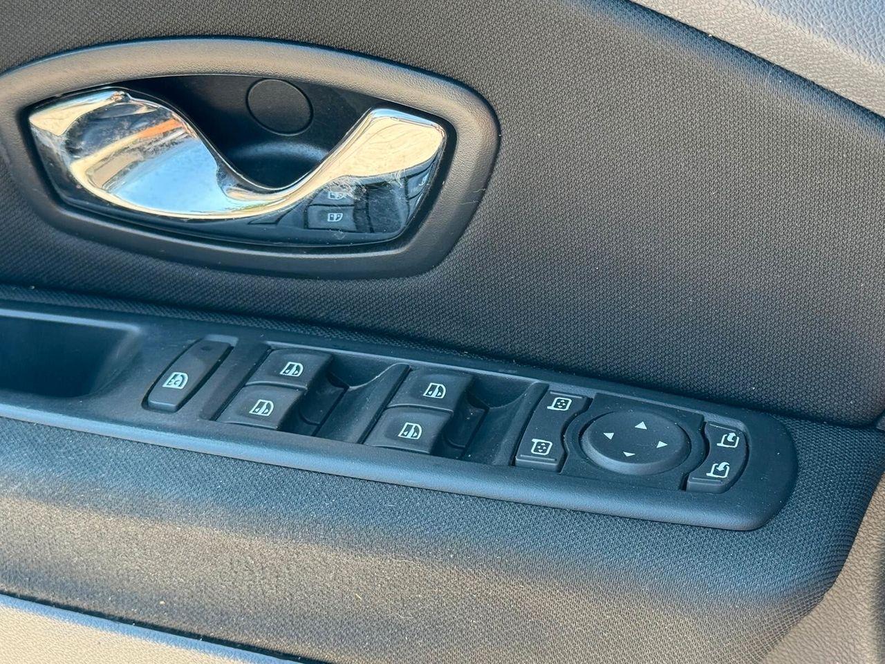 Renault Megane 2014 — photo 14