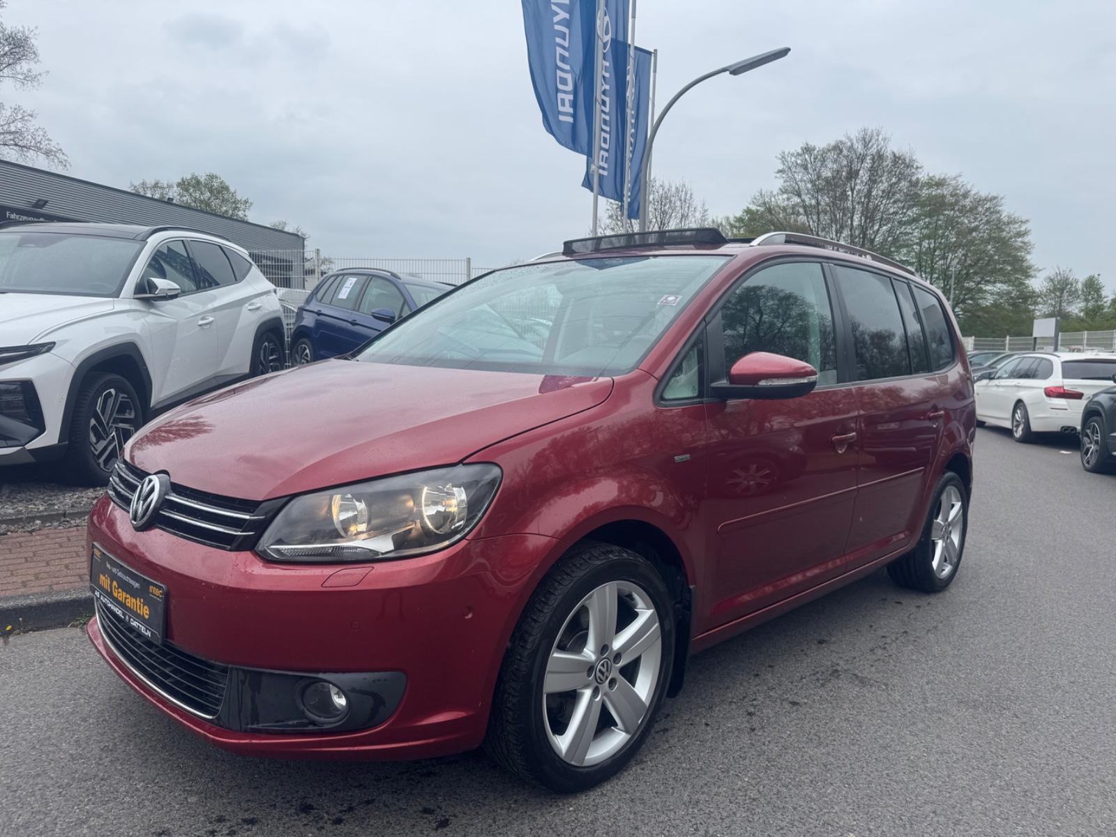 Volkswagen 2.0/DSG/LIFE/1.HD/PANO/KLIMAAUT/17"ALU/SHZ/AHK/