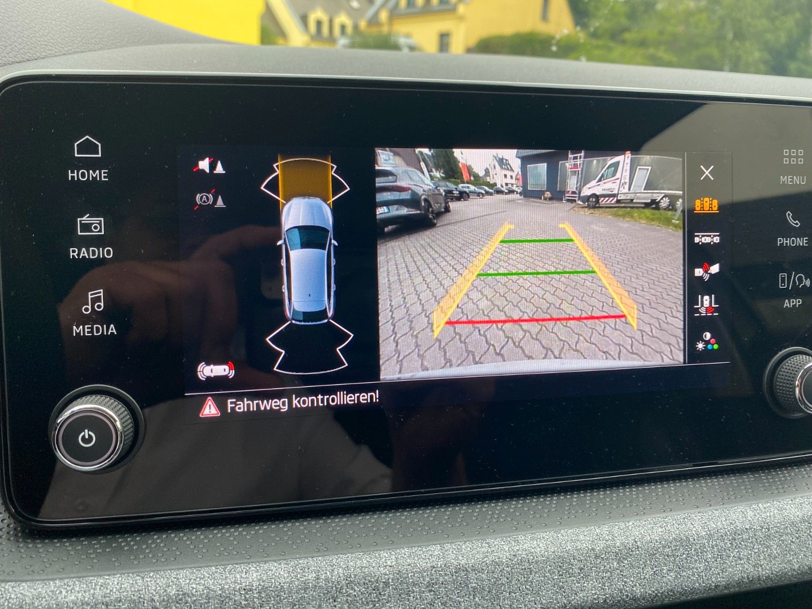Fahrzeugabbildung SKODA Scala Selection 1,5 TSI *Sitzhz. *Smart-Link
