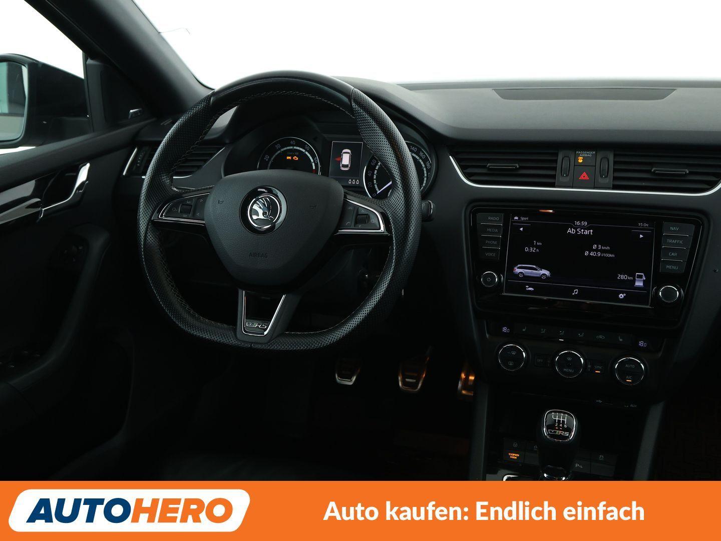 Skoda Octavia 2.0 TSI RS*NAVI*XENON*SPUR*CAM*PDC*SHZ*