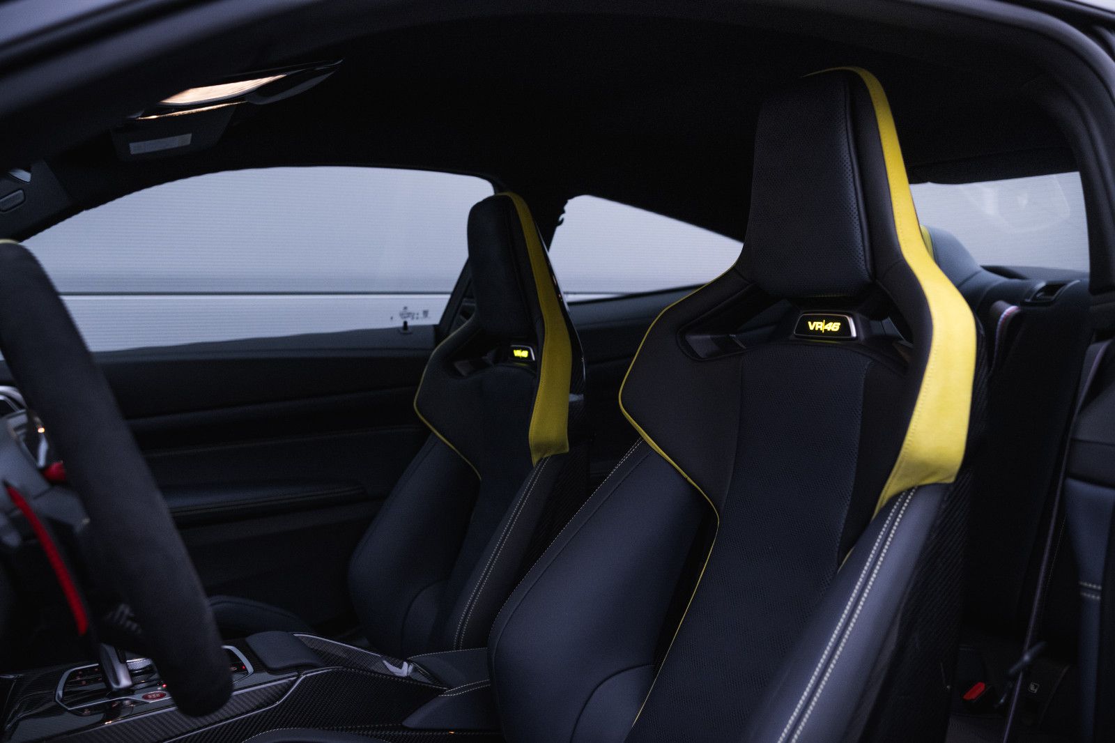 Fahrzeugabbildung BMW M4 Coupe CS "VR 46" - Sonderleder-Keramikbremse