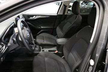 Fahrzeugabbildung Ford Focus Turnier Titanium  LED/Winter-Paket/Navi