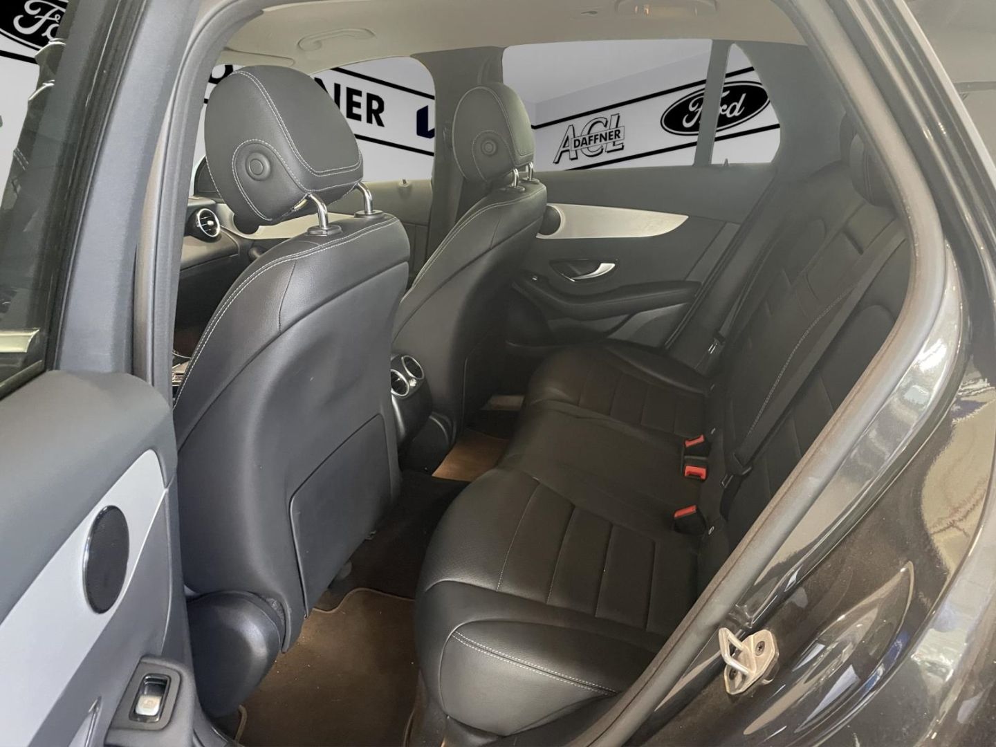 Fahrzeugabbildung Mercedes-Benz GLC 200 4Matic e. Heckklappe AHK Navi LED