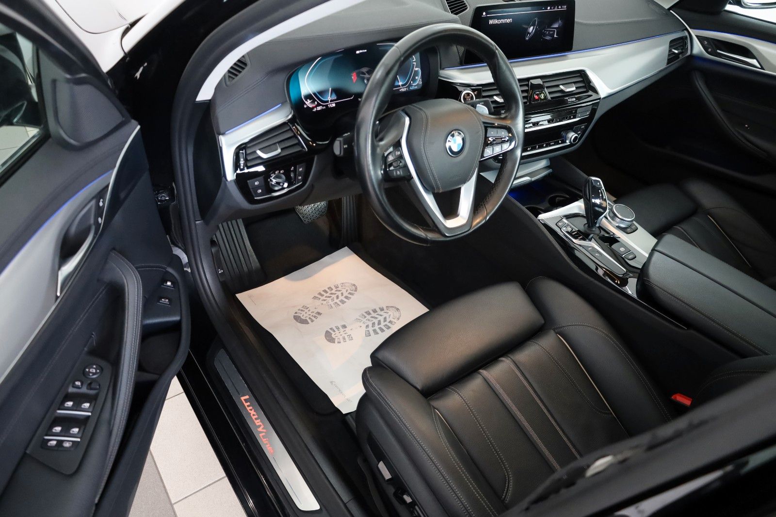 Fahrzeugabbildung BMW 530 e xDrive Luxury ,Leder,Navi,LED,Kamera,AHK e
