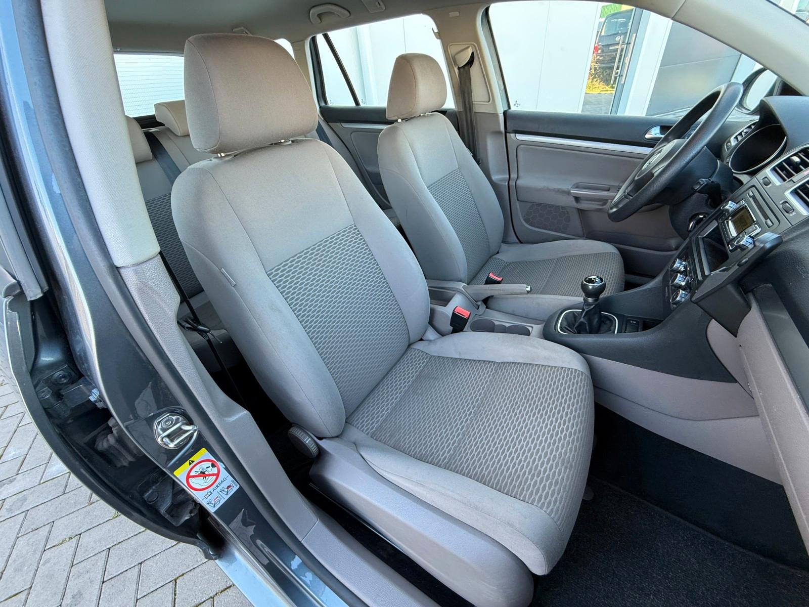 Volkswagen Golf 2010 — photo 18