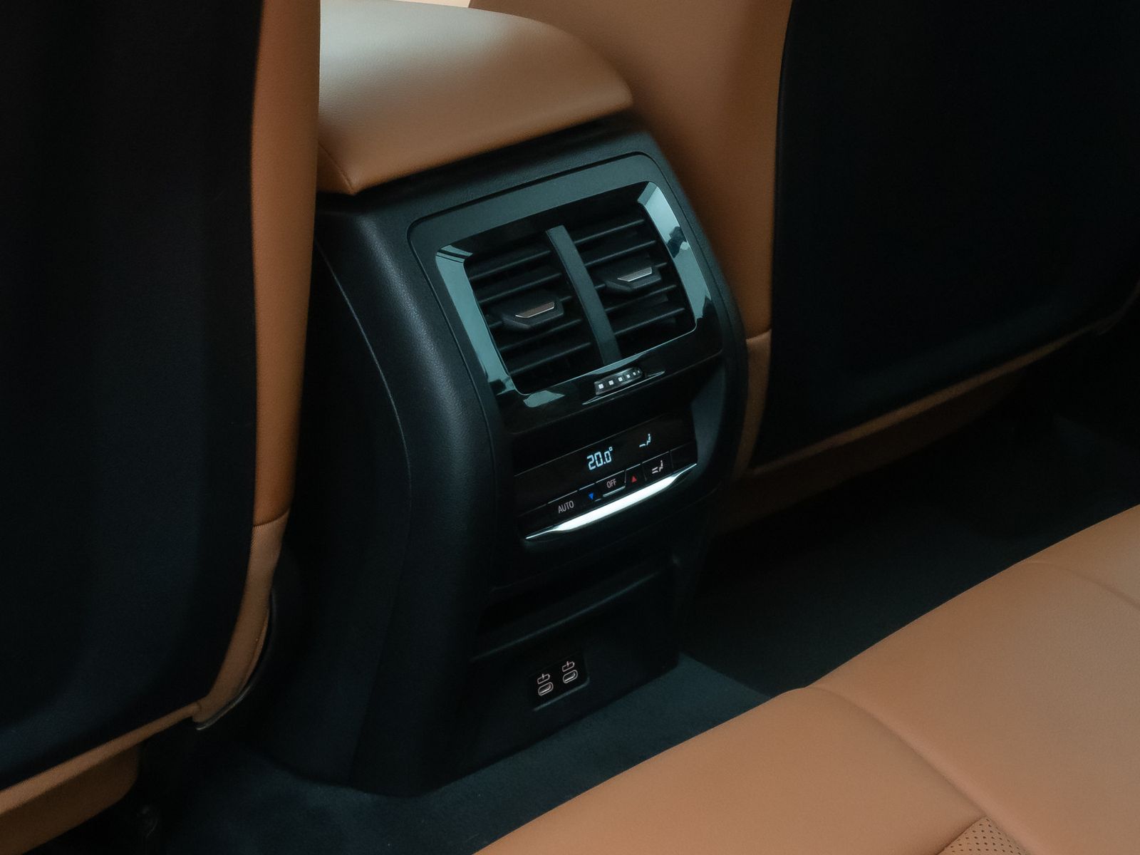 Fahrzeugabbildung BMW X3 xD30e Kamera DAB Sportsitz AHK Leder 18Zoll