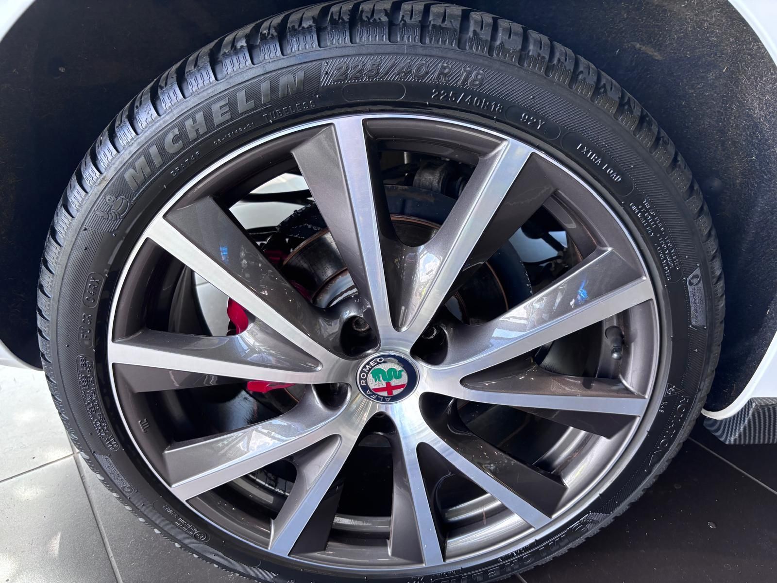 Fahrzeugabbildung Alfa Romeo Giulietta Sport Leder XENON NAVI GSD