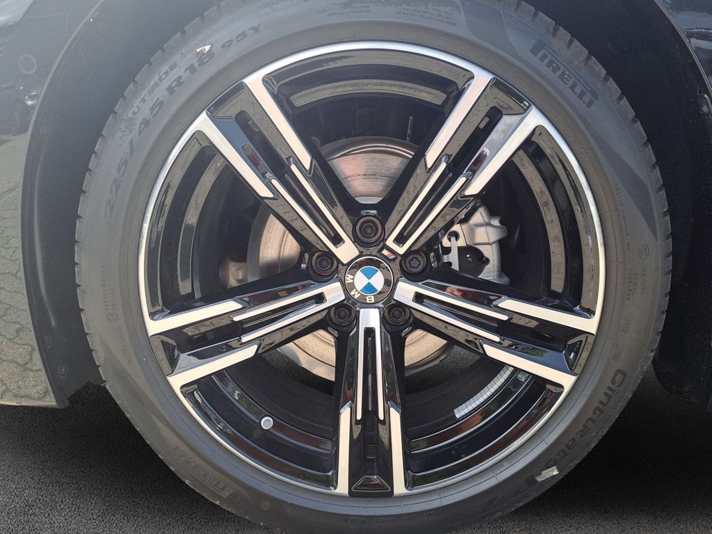 BMW 218 - Bild 7