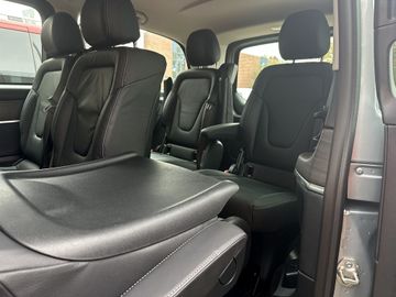 Mercedes V 220 - 10