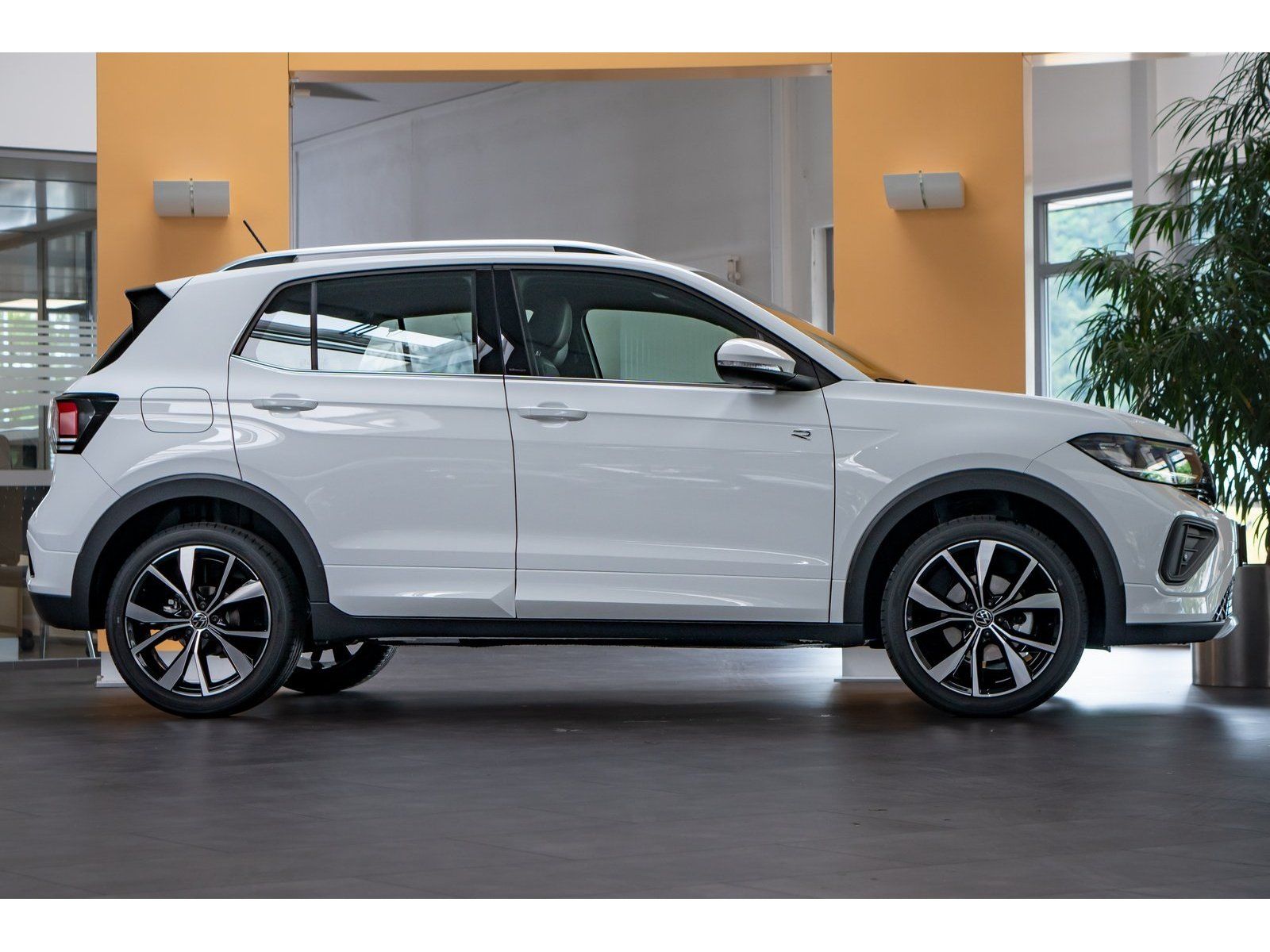 Fahrzeugabbildung Volkswagen T-Cross R-Line TSI *LED*Cam*Navi*