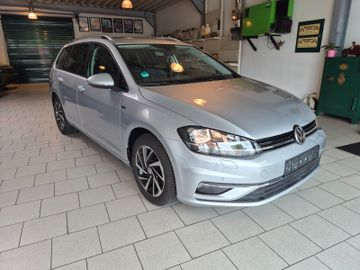 Volkswagen Golf - 8