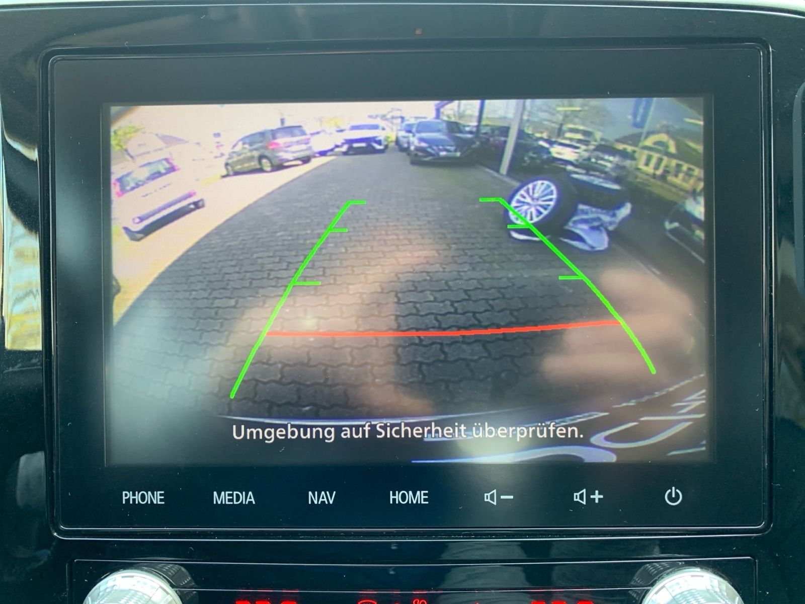 Fahrzeugabbildung Mitsubishi Outlander 2.4 PHEV Plug-in Hybrid Basis Spirit 4