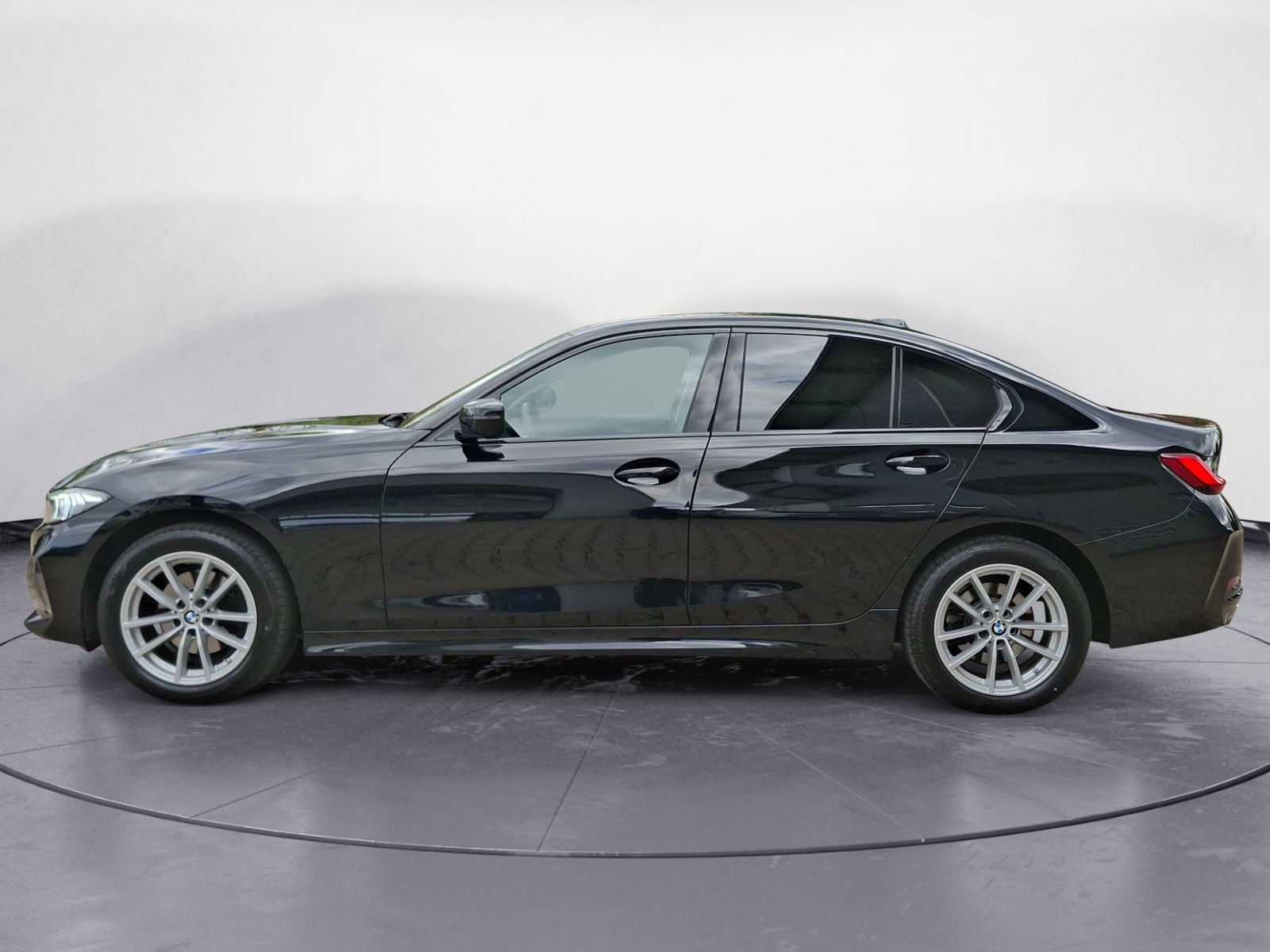 BMW 320i xDrive Sport-Aut. Navi HiFi Sportsitze foto 3