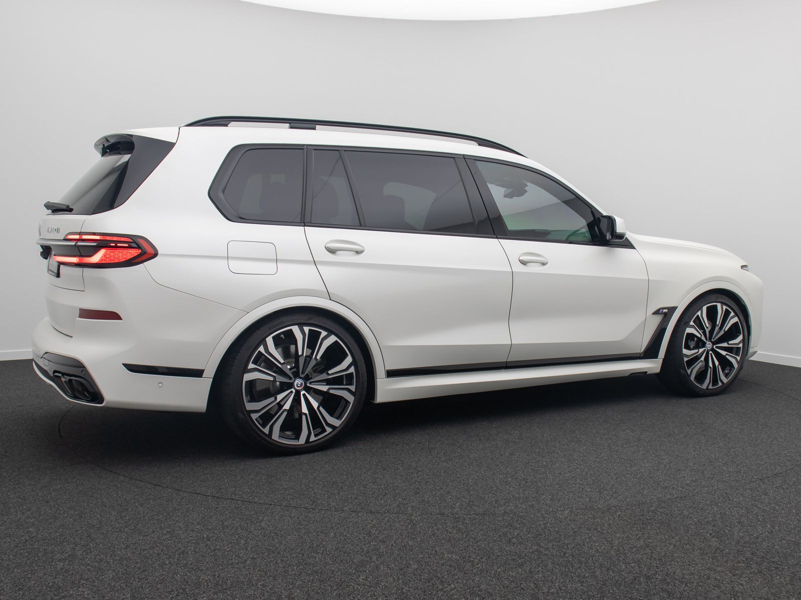 Fahrzeugabbildung BMW X7 M60i xD 360°SkyLounge Individual-Voll 23Zoll