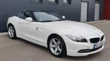 BMW Z4 sDrive20i - - BMW Z4 mit Benzin-Antrieb: Weiß, Cabrio