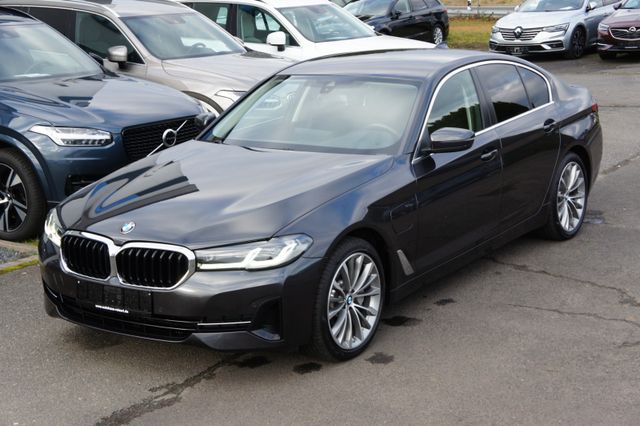 BMW 530e xDrive Lim*AHK*NAV+*KAM*H/K*19Z*DAB*HYBRID*