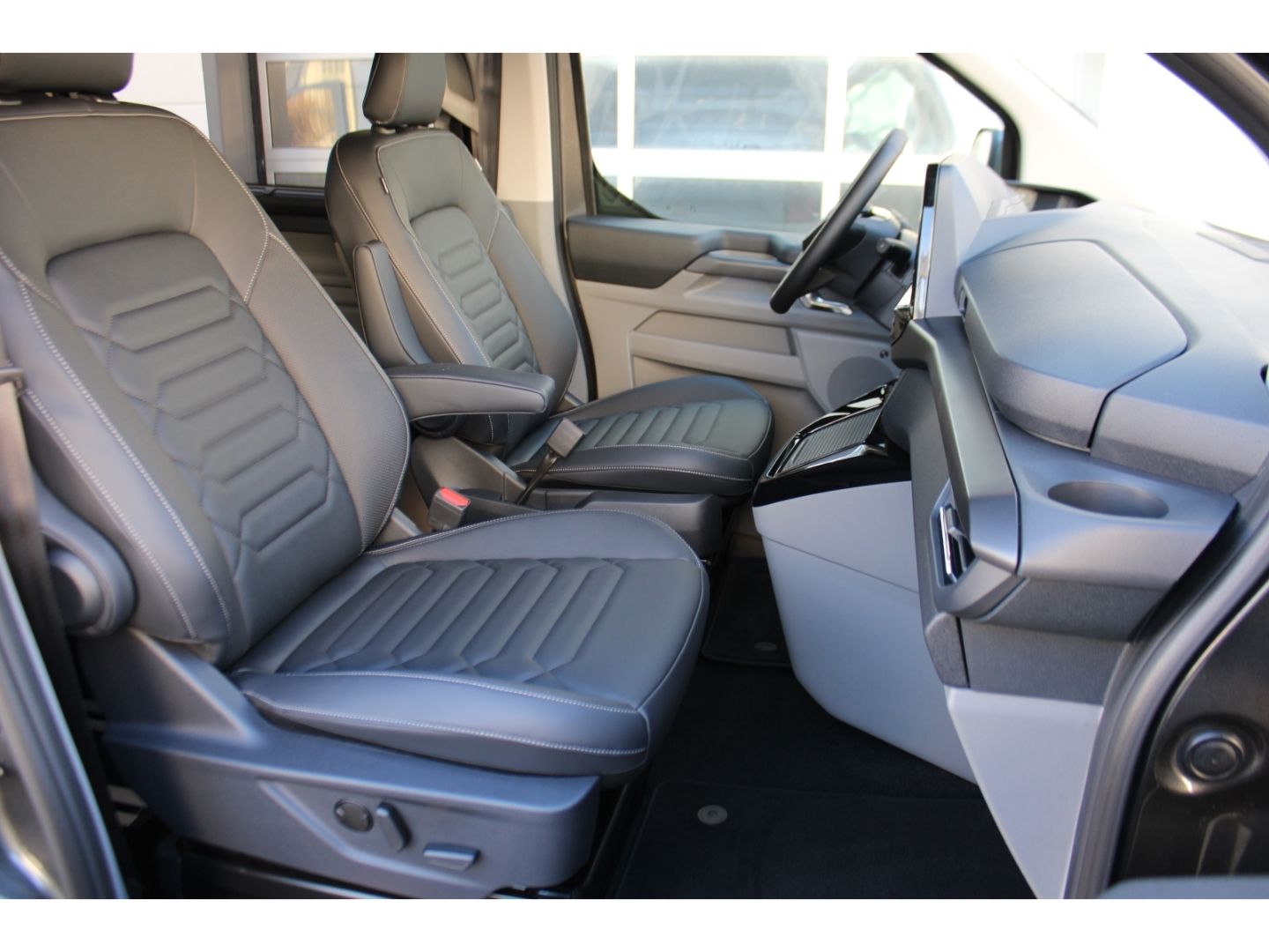 FORD Tourneo Custom 320 L1 Titanium X Matrix ACC AHK - Image 10