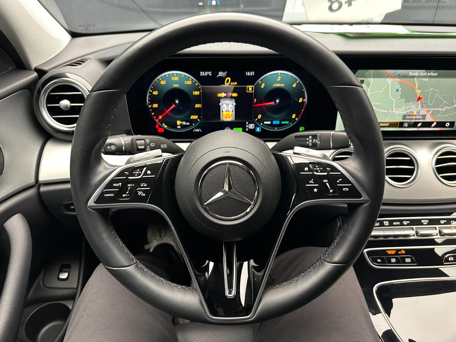 Mercedes-Benz E 220 d T 4Matic Avantgarde *LEDER*HuD*360*NAVI*