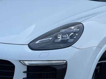 Porsche Cayenne - 11