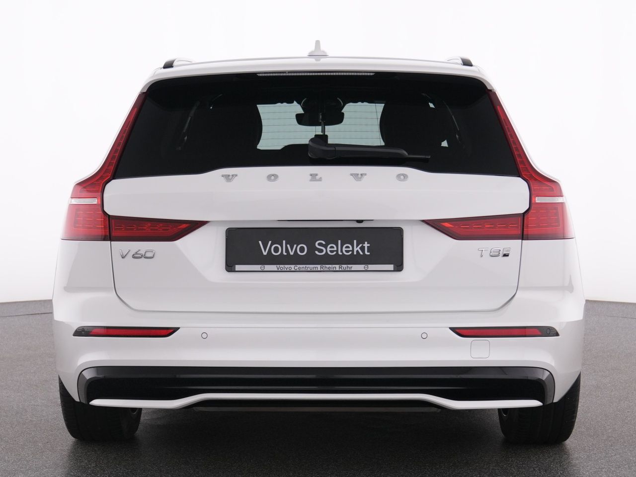 Volvo V60 T8 Recharge Plus Dark+AHK+BP+STANDHZ+LM18 foto 16