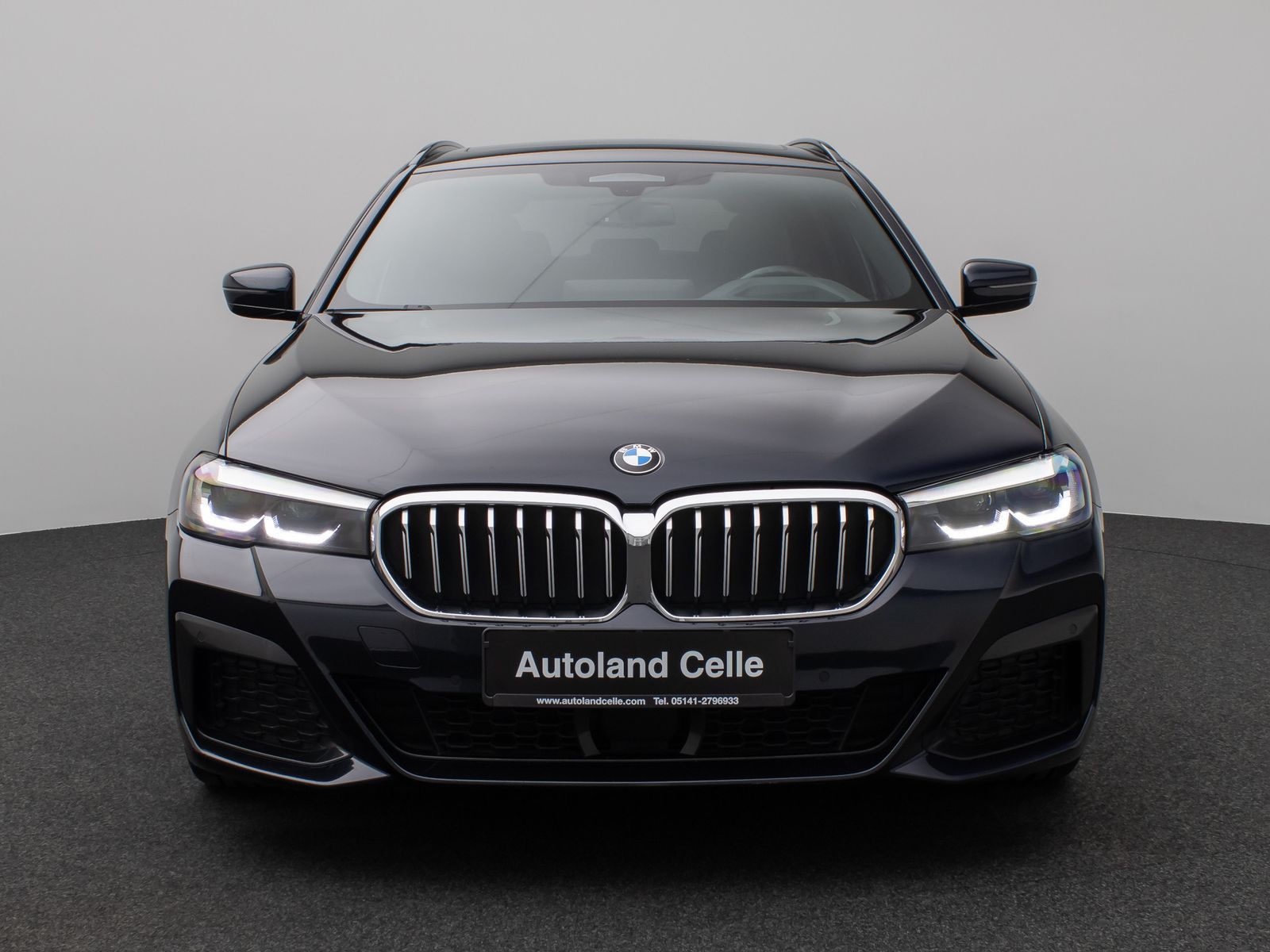 Fahrzeugabbildung BMW 530d xD M Sport Panorama Kamera HUD HiFi Komfort