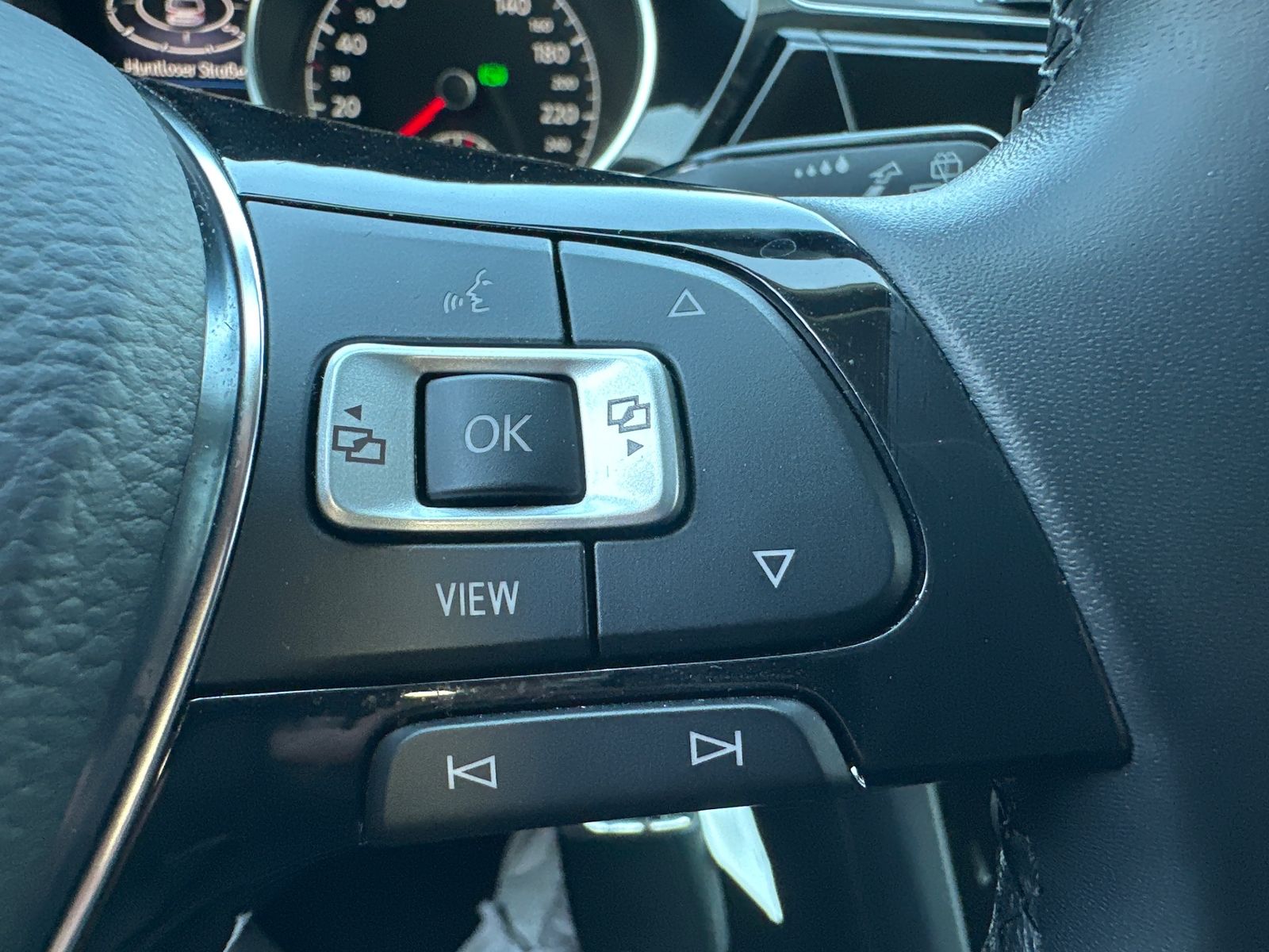 Fahrzeugabbildung Volkswagen Touran 2.0 TDI DSG Highline NAV+LED+KAM+AHK+1HD