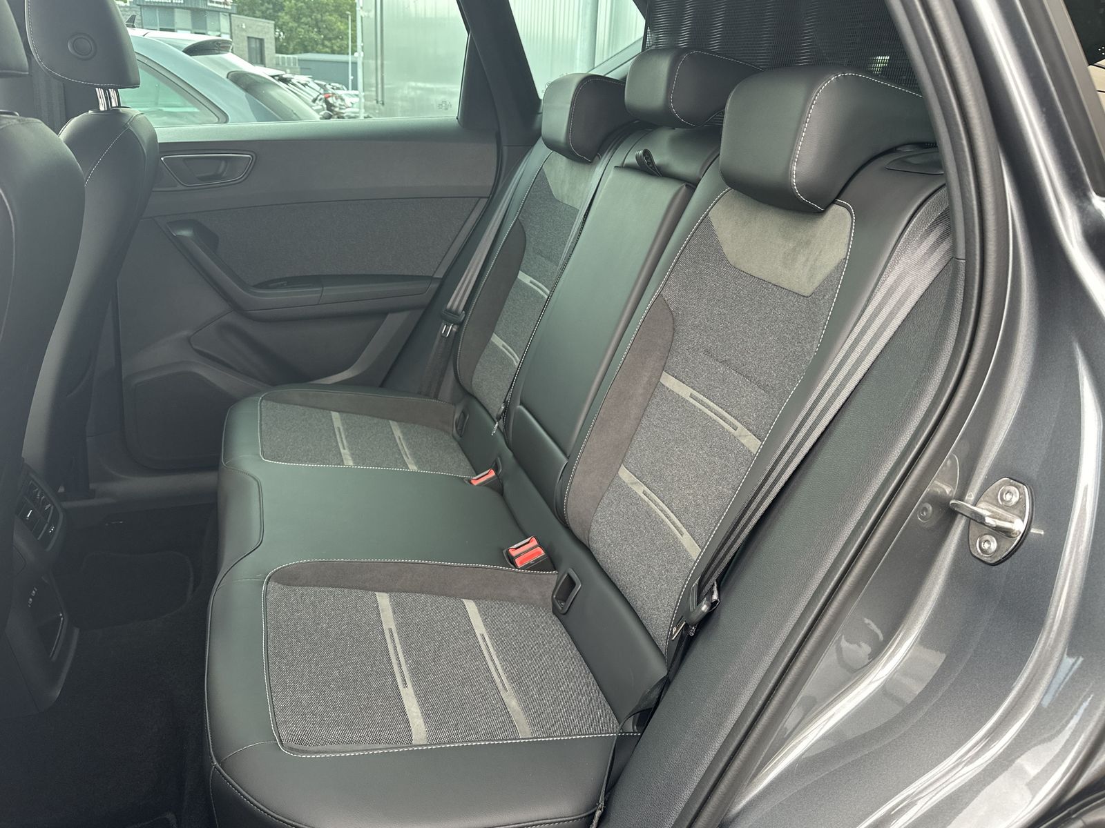 Fahrzeugabbildung SEAT Ateca Xperience NAV+LED+BEATS+KAMERA+VCOCKPIT+PP