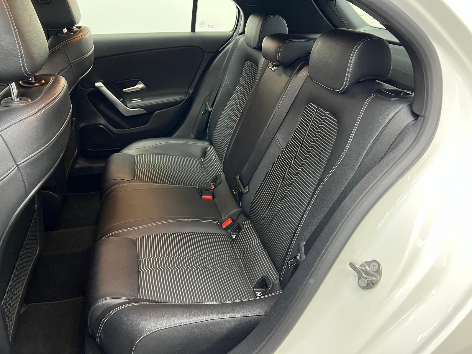 Mercedes-Benz A 250 4Matic Progressive AHK, LED, Premium Paket