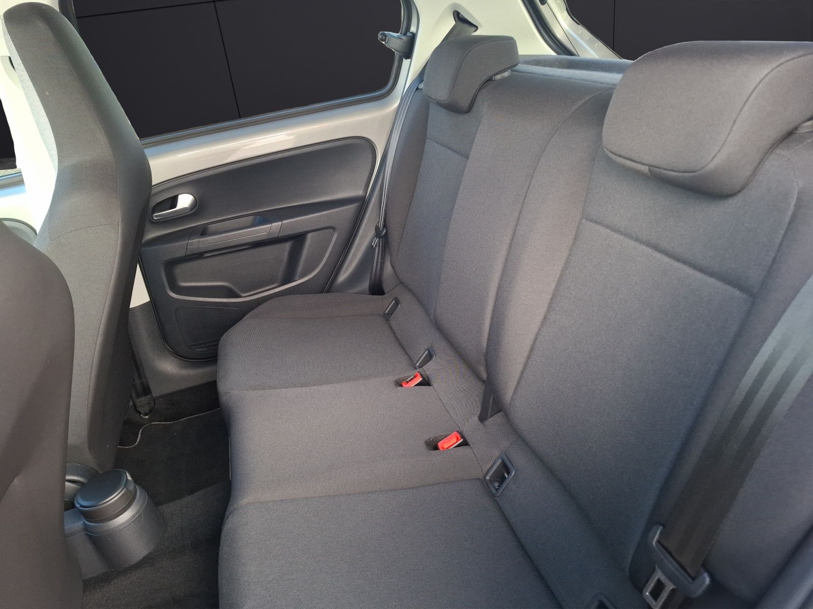 Fahrzeugabbildung Volkswagen e-up! Max Climatronic GRA RFK DAB SH LM