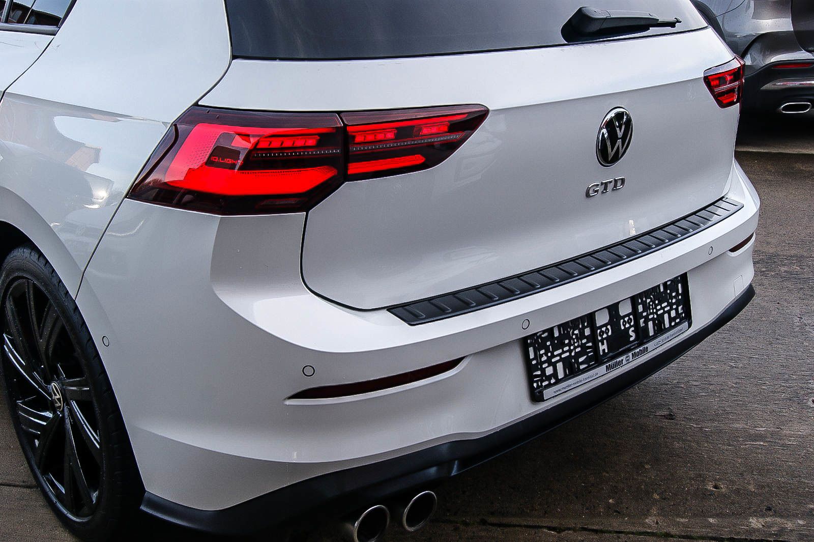 Fahrzeugabbildung Volkswagen Golf VIII GTD HARMAN-KARDON MATRIX STDHEZG ANHZV