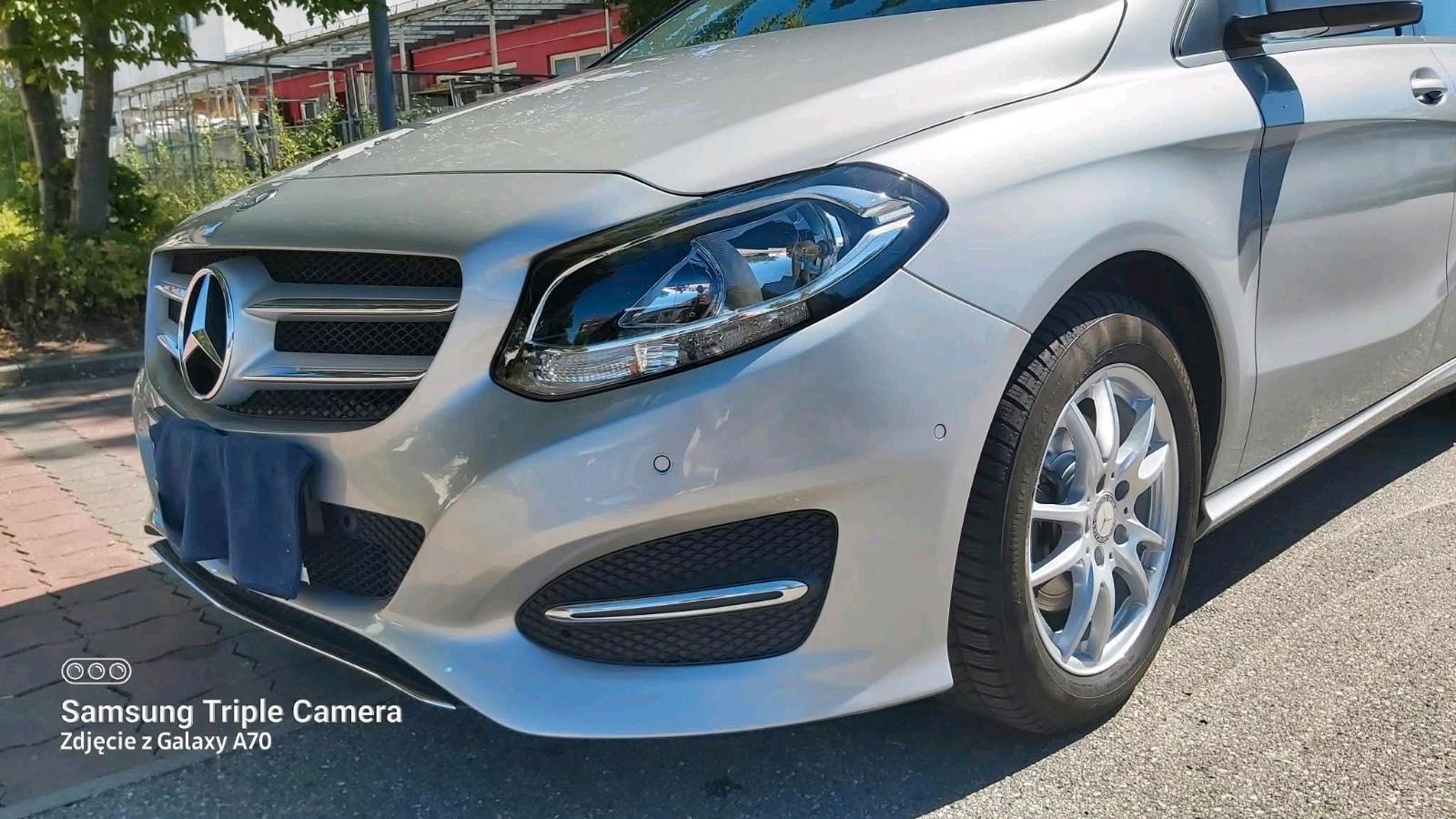 Mercedes-Benz B 180