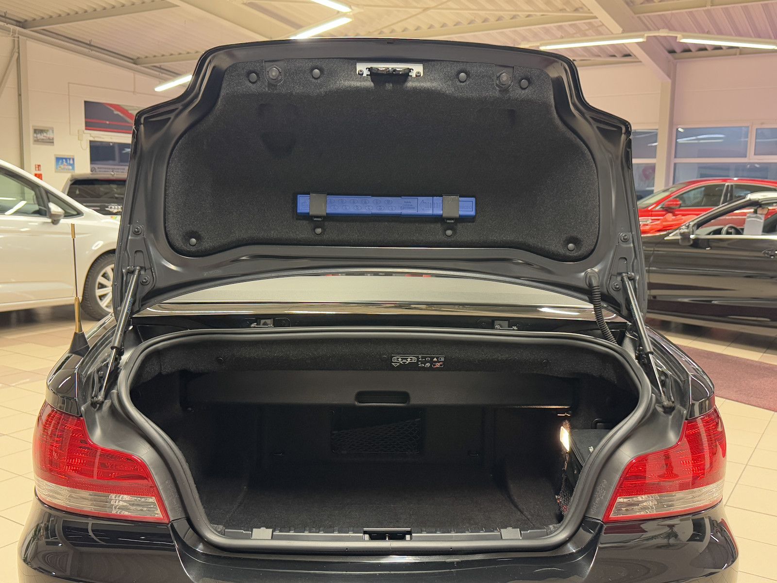 Fahrzeugabbildung BMW 118i Cabrio Automatik/Vollleder/Klimaauto/Tempo