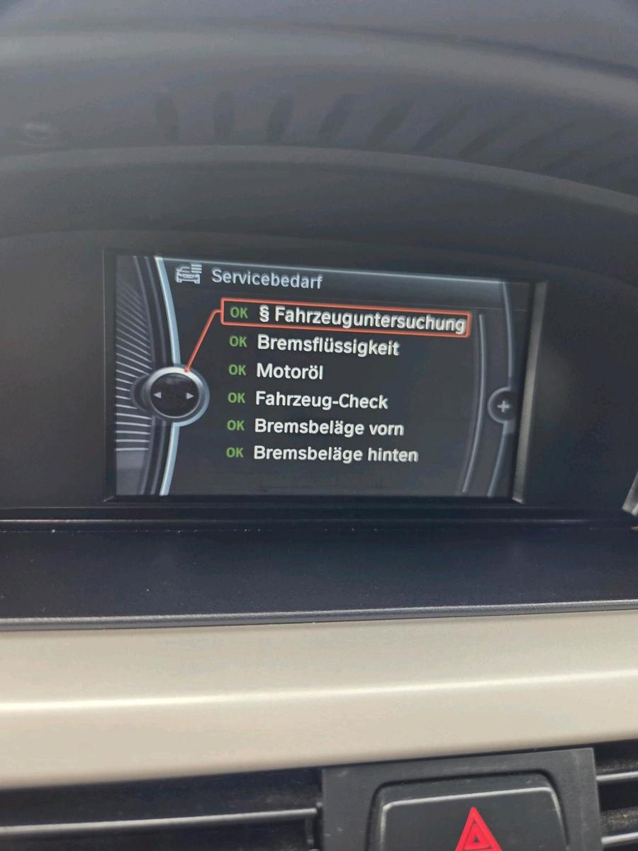 BMW 318 2012 — photo 10