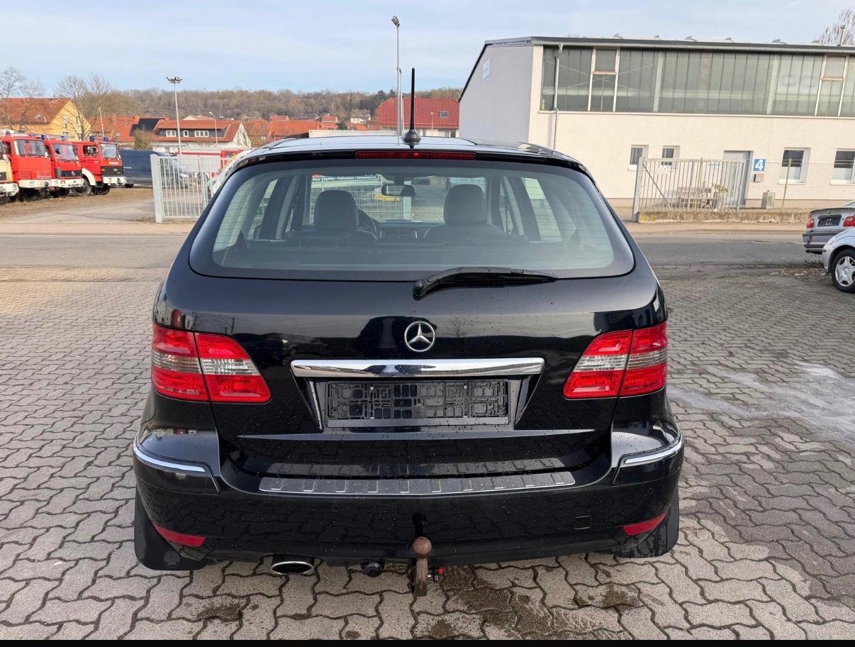 Mercedes-Benz B180 2010 — photo 5