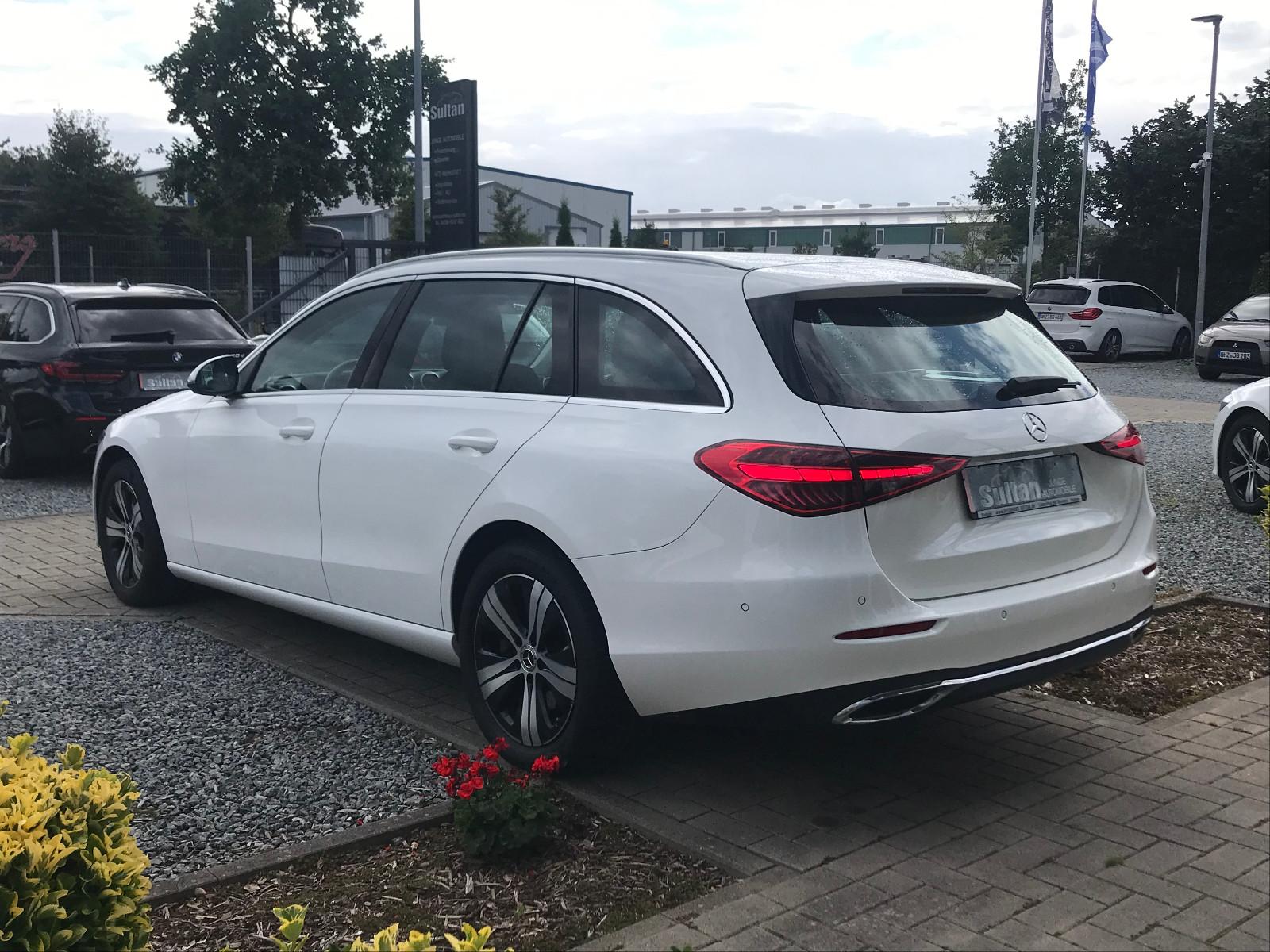 Mercedes-Benz C 220 T d 4Matic Avantgarde LED Kam AHK Distr.