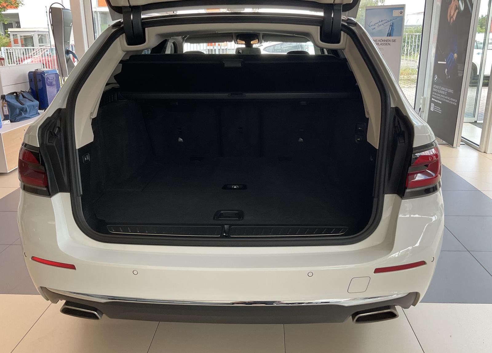 BMW 530d Touring Head-Up HK HiFi DAB WLAN RFK Shz